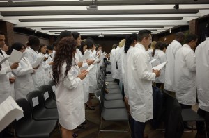 UIC COD Class of 2019 reciting the dental oath at their White Coat Ceremony